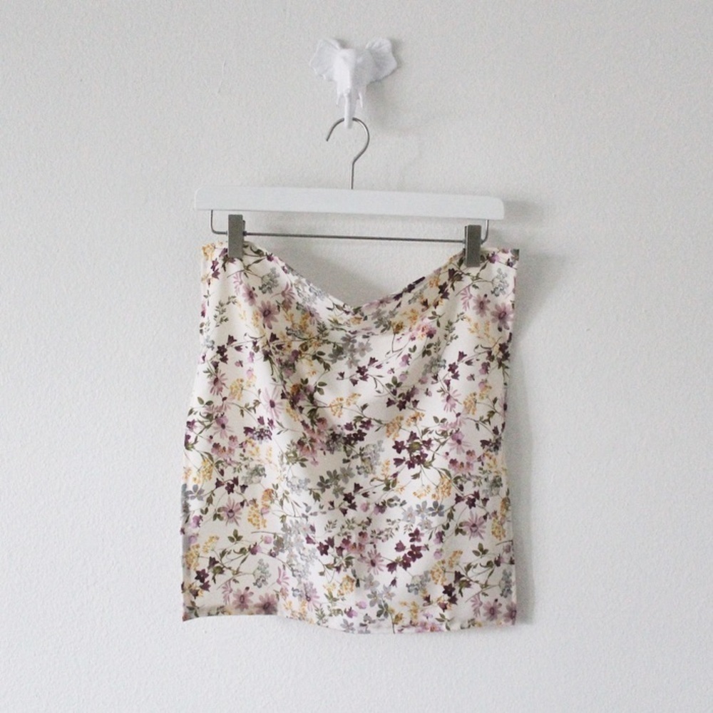 NWT Handmade Floral 18” x 18” Scarf L1042